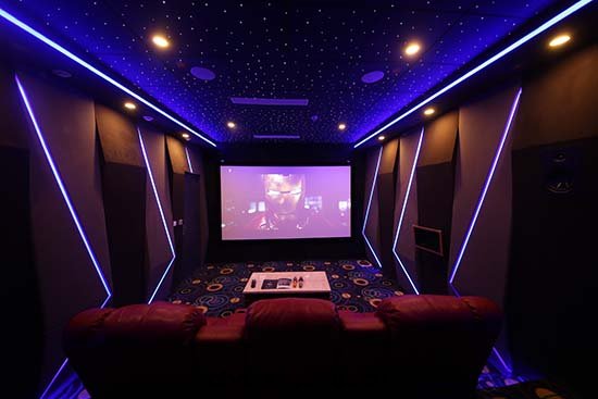 家(jiā)庭影院(yuàn)